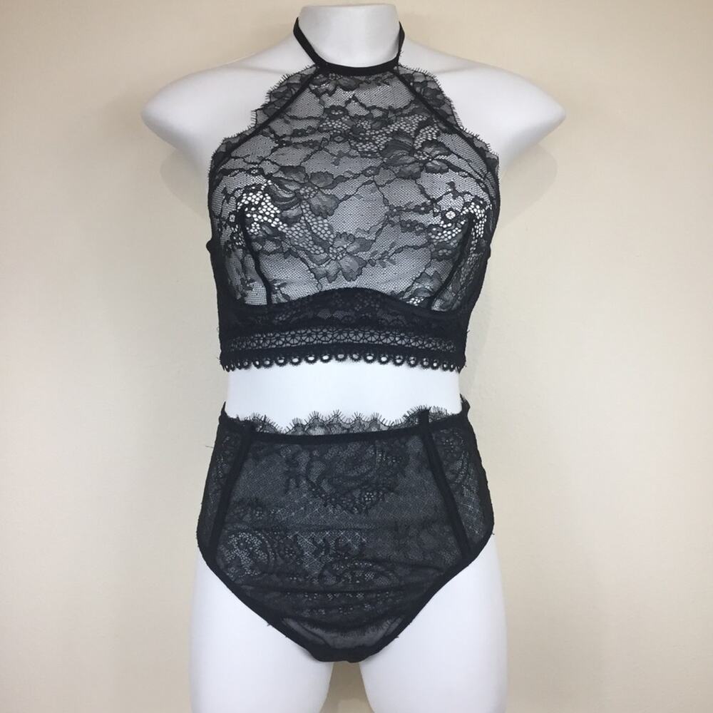 NWT VS High Neck Lace Bralette 32C